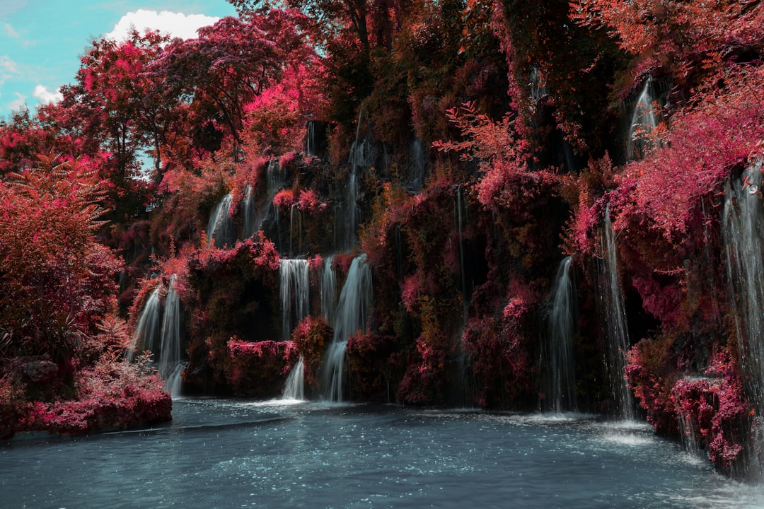 How to Get Behind Waterfalls in Crimson Desert