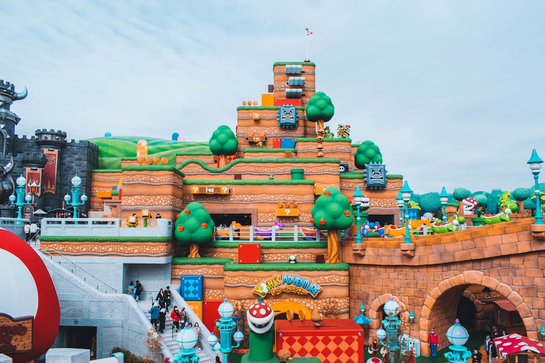 100 Players Face Off in Massive Minecraft Theme Park Build Contest