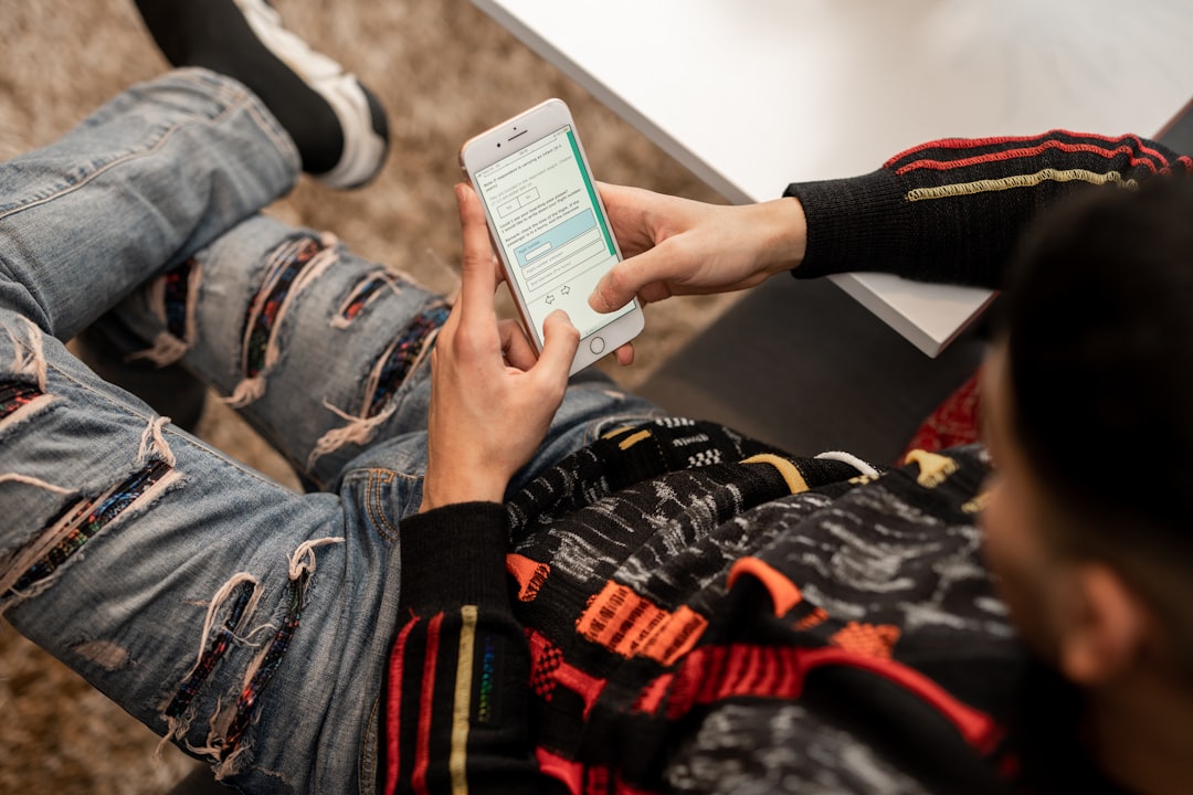 New Colorado bill seeks to mitigate AI risks for teenagers